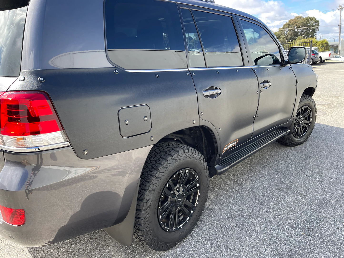 Rhinohide Armor® Full Kit - Toyota LandCruiser 200 Series (Facelift 2015+)