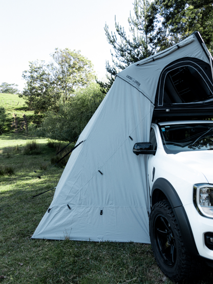 D-LUXE Hard Shell Rooftop Tent