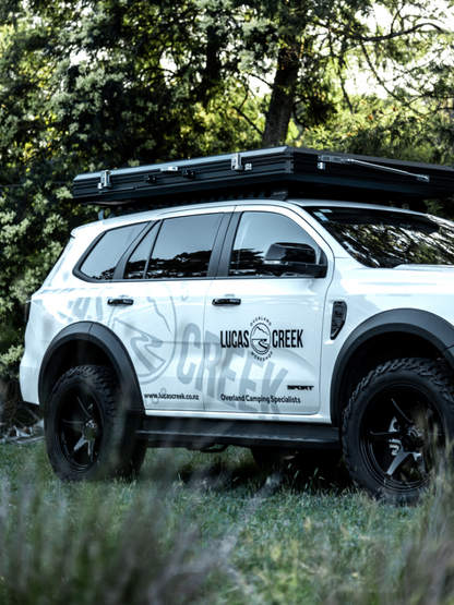 D-LUXE Hard Shell Rooftop Tent