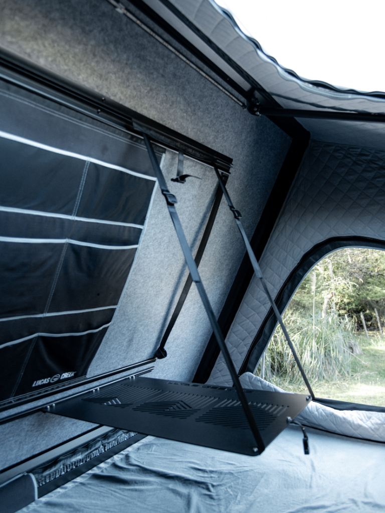 D-LUXE Hard Shell Rooftop Tent