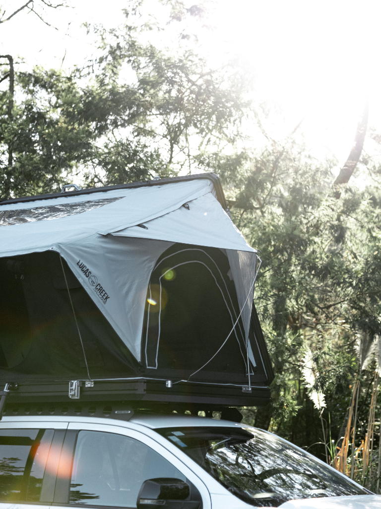 D-LUXE Hard Shell Rooftop Tent